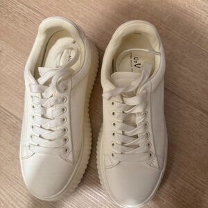 White leather Casual sneaker
